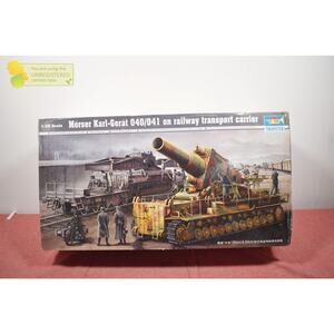 Trumpeter Morser Karl-Gerat 040/041 on Transport Carrier Model (Package Wear)
